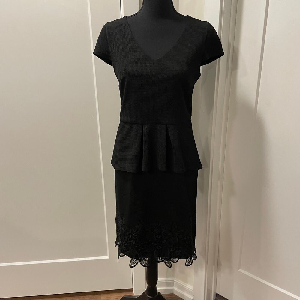 Thalia Sodi black peplum dress Medium lace hem cocktail short sleeves minimalist